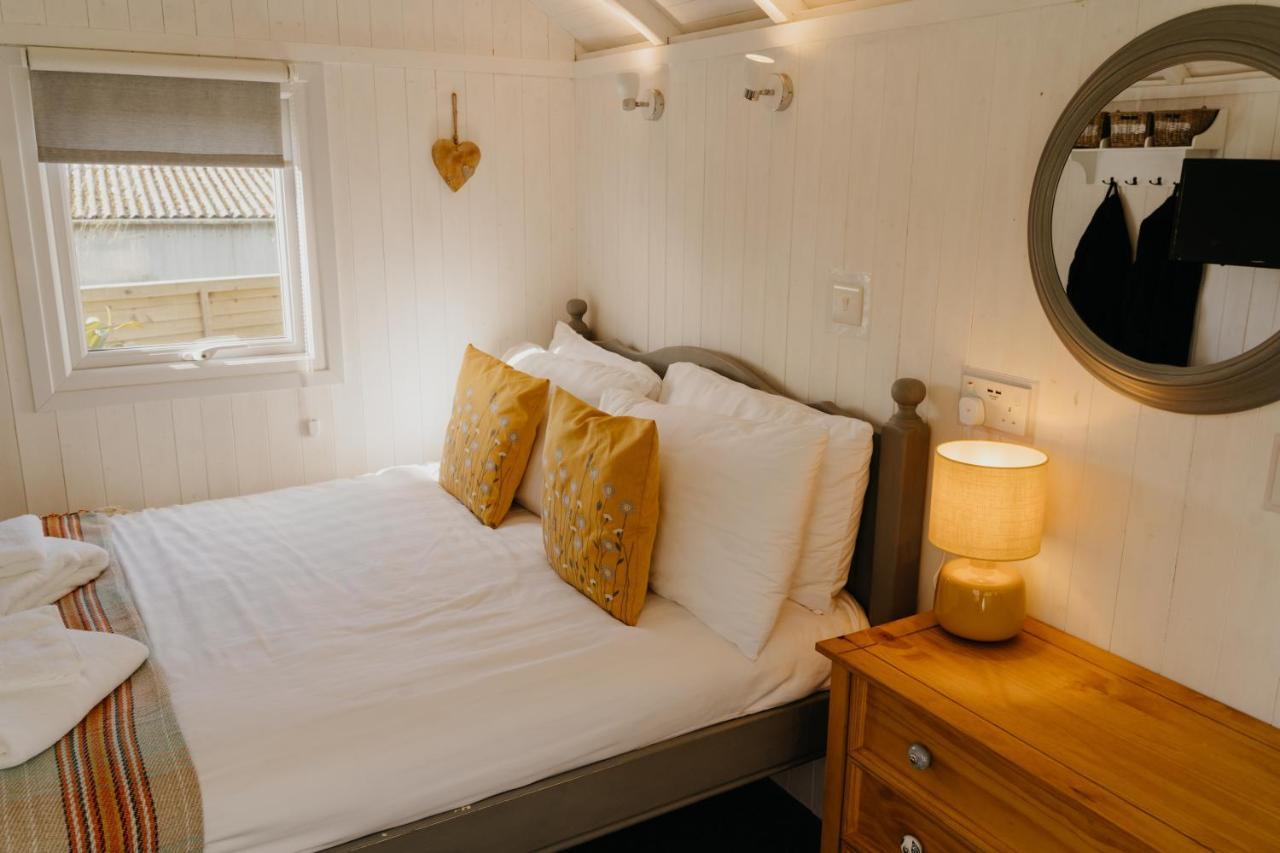 Little England Retreats - Cottage, Yurt And Shepherd Huts Othery Kültér fotó