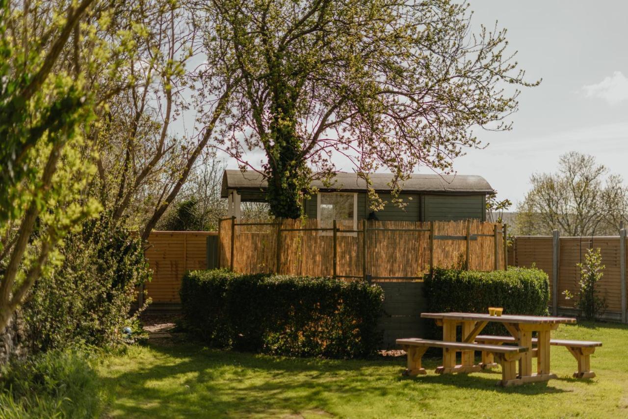 Little England Retreats - Cottage, Yurt And Shepherd Huts Othery Kültér fotó