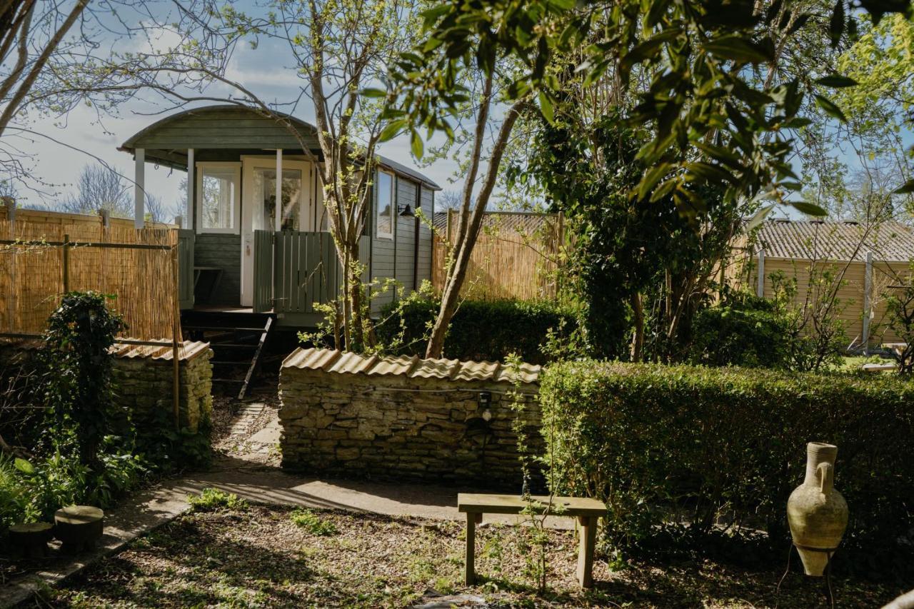 Little England Retreats - Cottage, Yurt And Shepherd Huts Othery Kültér fotó