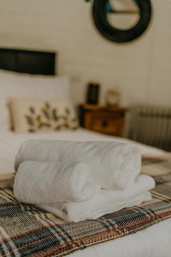 Little England Retreats - Cottage, Yurt And Shepherd Huts Othery Kültér fotó