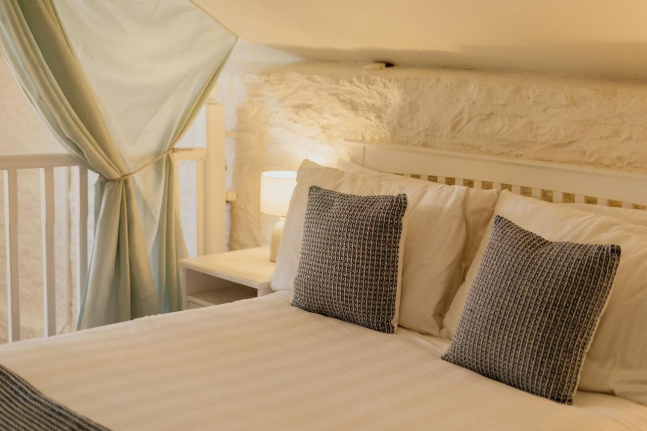 Little England Retreats - Cottage, Yurt And Shepherd Huts Othery Kültér fotó